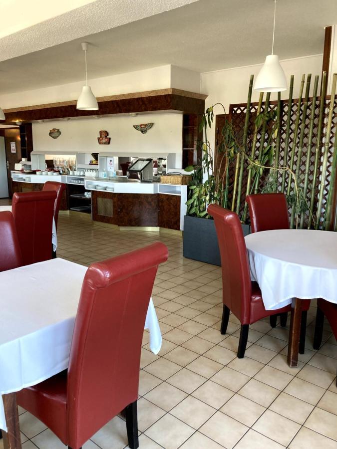 Brit Hotel Essentiel Moulins Avermes Kültér fotó