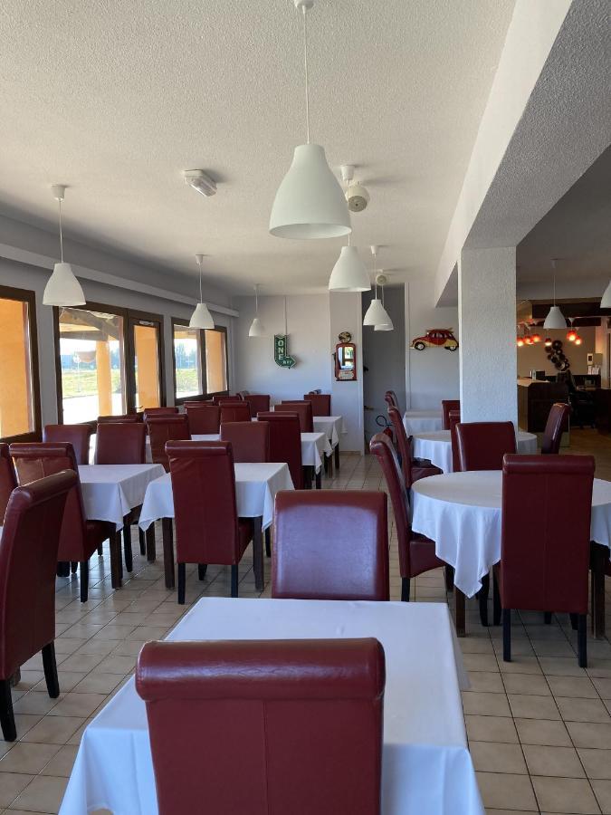 Brit Hotel Essentiel Moulins Avermes Kültér fotó