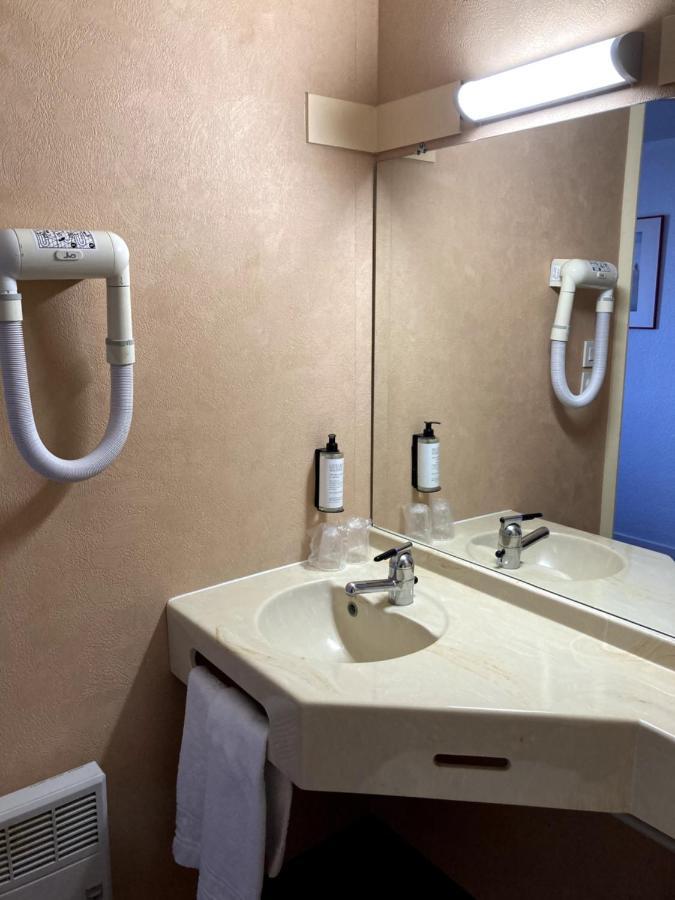 Brit Hotel Essentiel Moulins Avermes Kültér fotó