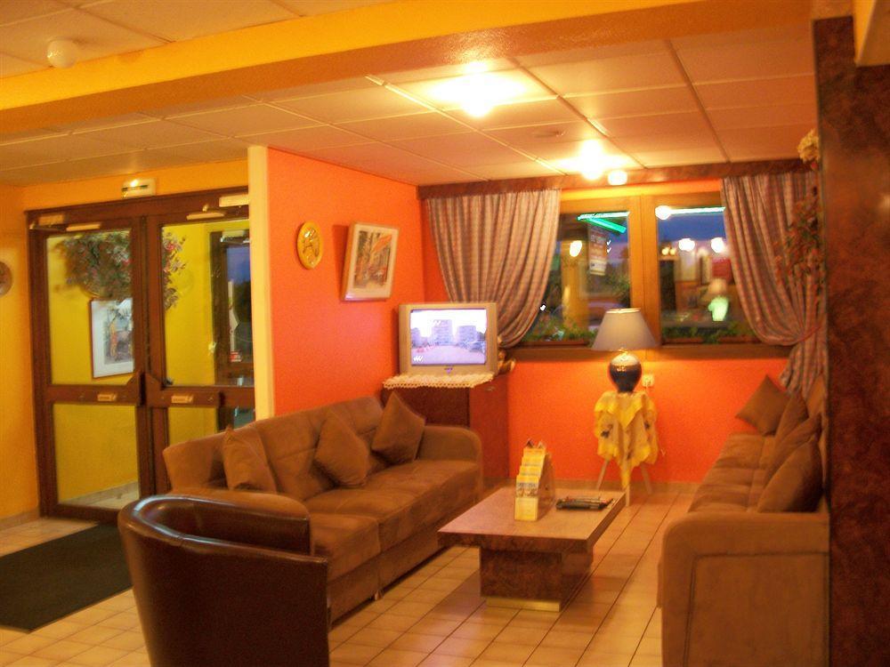 Brit Hotel Essentiel Moulins Avermes Kültér fotó