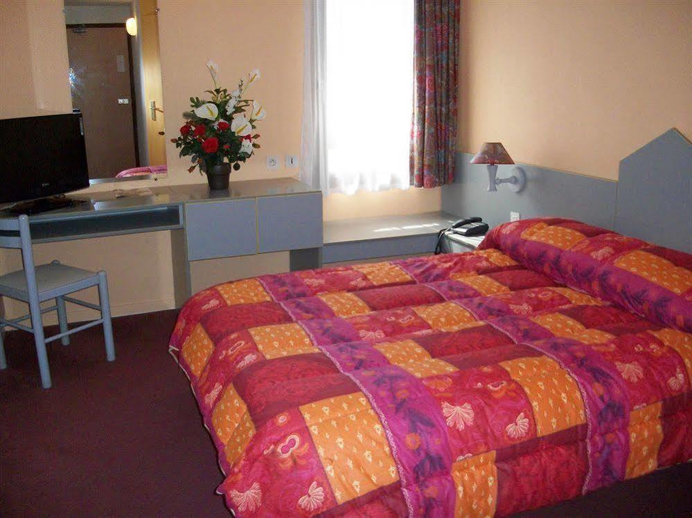 Brit Hotel Essentiel Moulins Avermes Kültér fotó